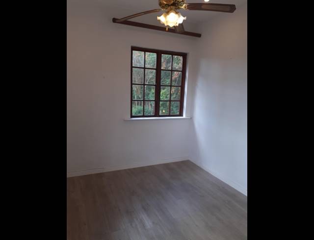 1 BEDROOM FLAT TO LET IN HILLCREST CENTRAL